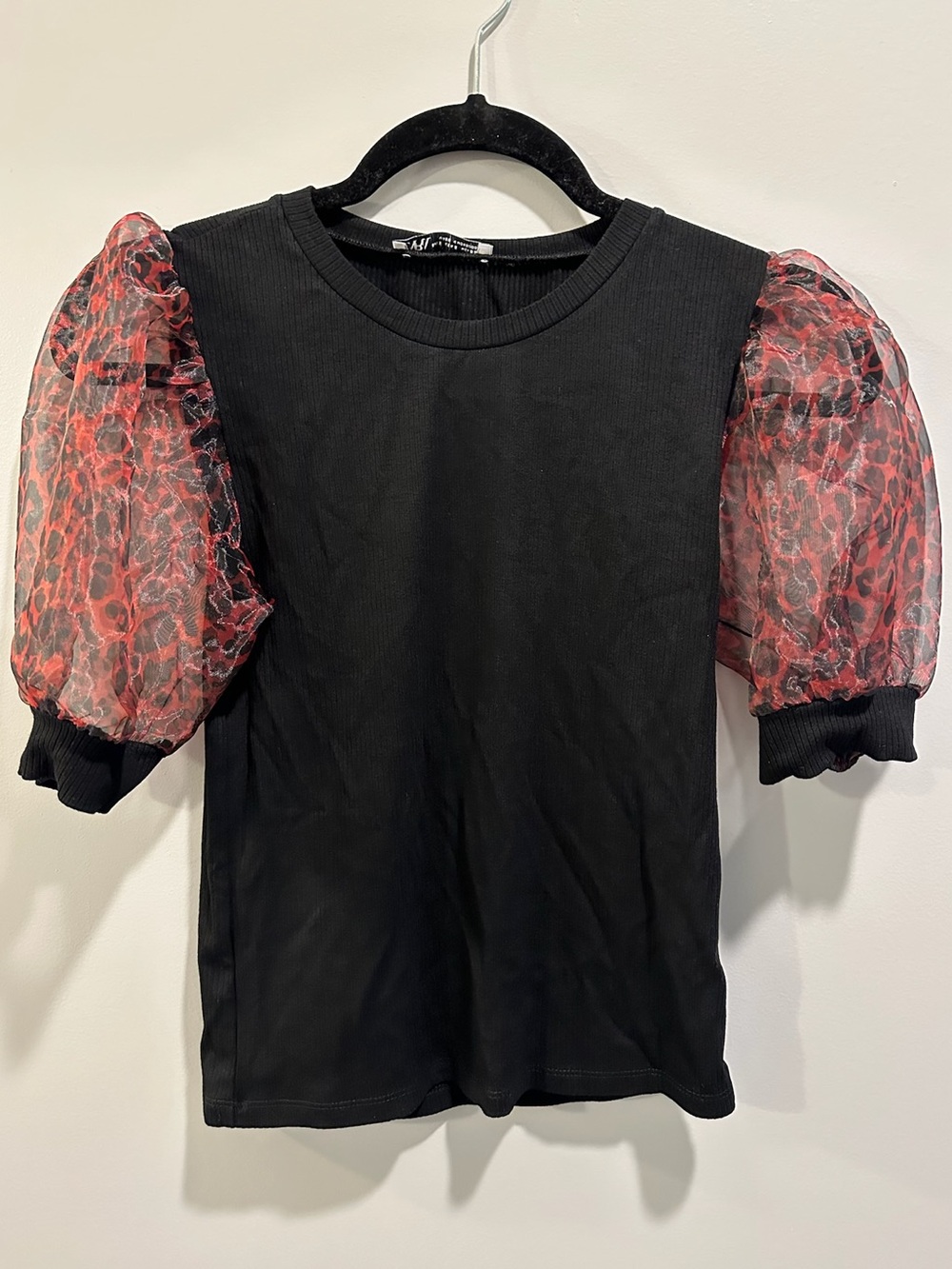 Zara Animal Print Organza Puff Sleeve Ribbed Top Size S Black and Red